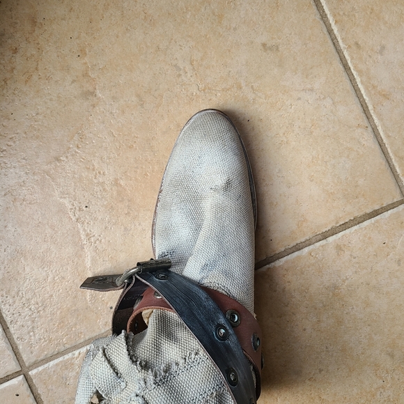 Ditressed ankle cowboy bootie bought in Portugal. - Picture 6 of 6